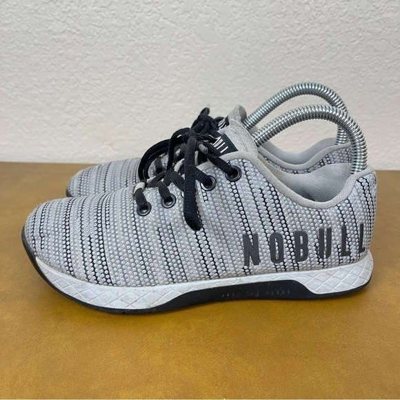 NOBULL Linear Trainer Lace Front Low Top Sneaker Size 6 Women - Picture 4 of 10